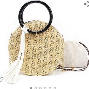 Round crossbody purse 👜